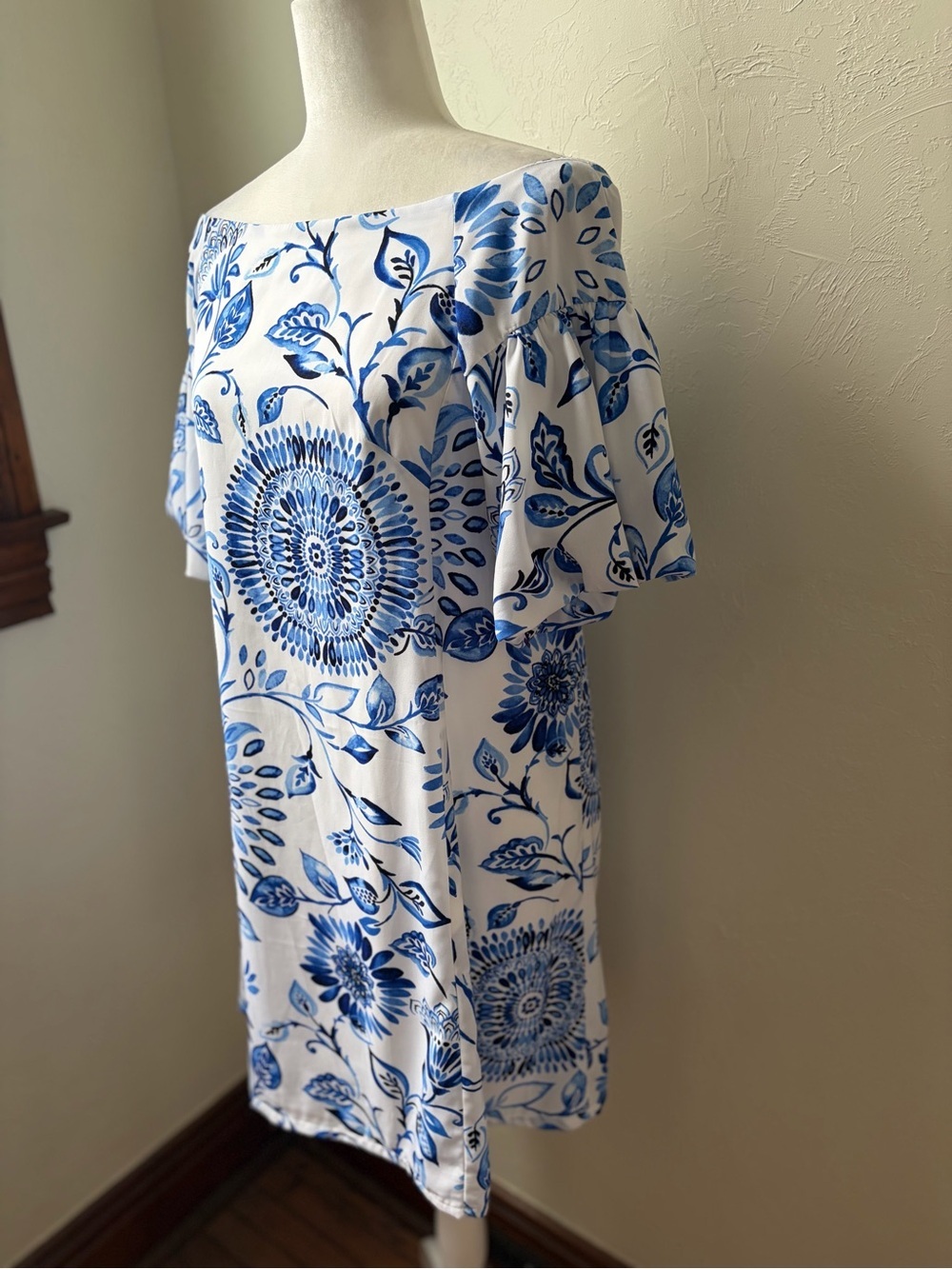 Rabbit Rabbit Rabbit Designs Blue White Floral Off Shoulder Shift Dress 6 - Picture 5 of 9
